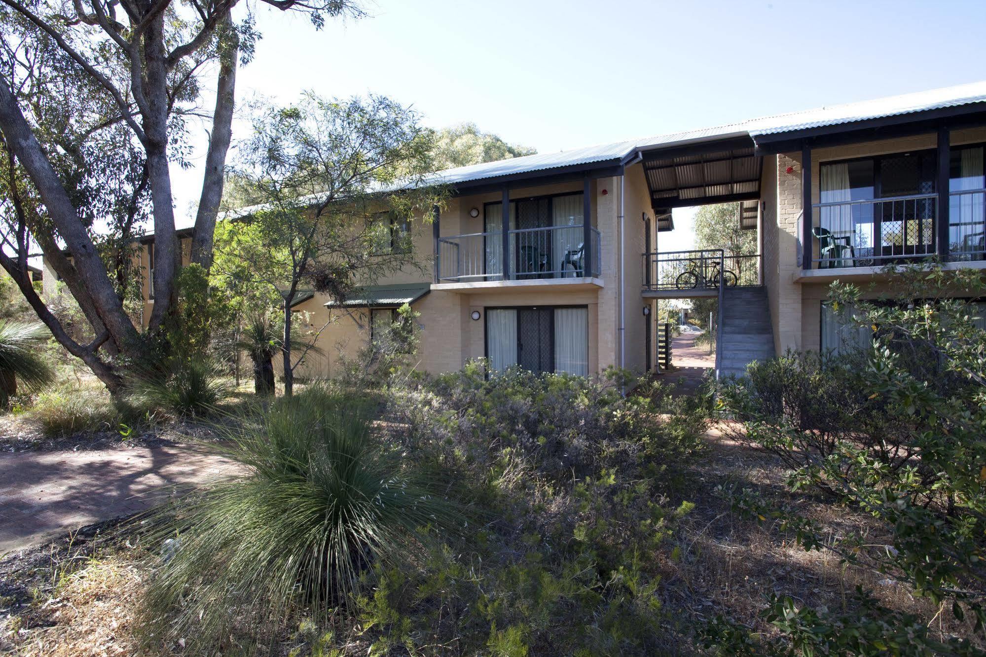 Ecu Joondalup Hostel Perth Bagian luar foto