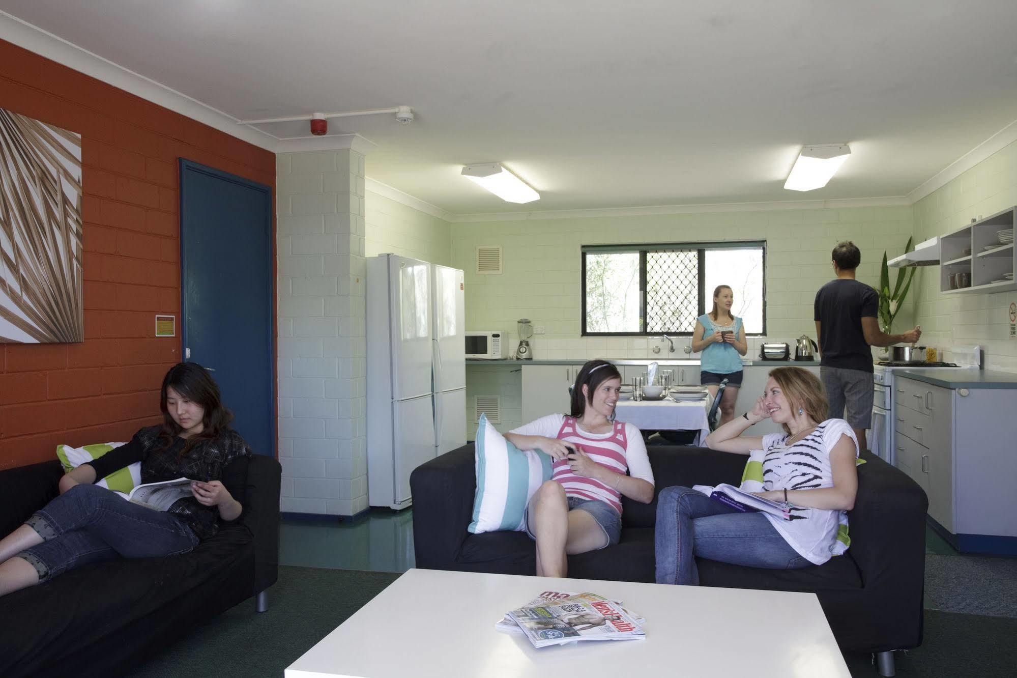 Ecu Joondalup Hostel Perth Bagian luar foto